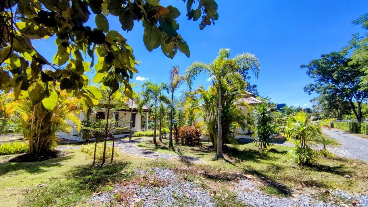 Isan Golf & Adventure Hotel Udon Thani Zewnętrze zdjęcie